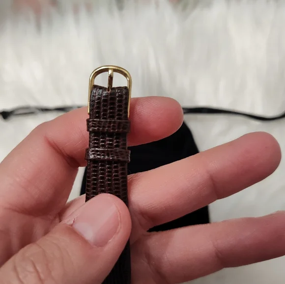 Vintage 90's Gucci 3800 Jr Wristwatch, 18k Gold Plated, Lizard Calf Band 5/8R, - Picture 13 of 16